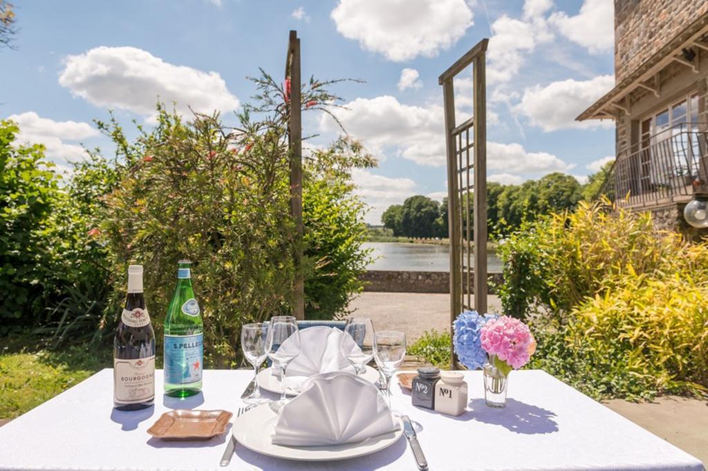 Hotel Restaurant Du Lac Combourg Eksteriør billede